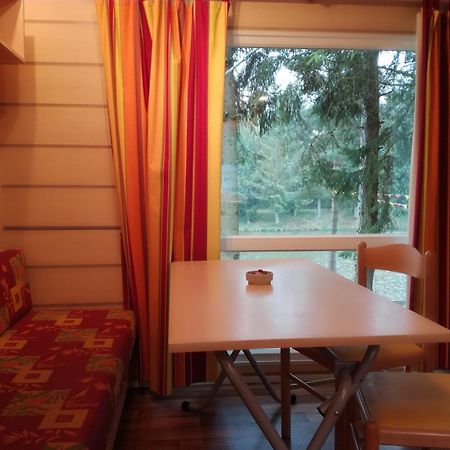 Camping De Flechat Hotel Orcival Exterior foto