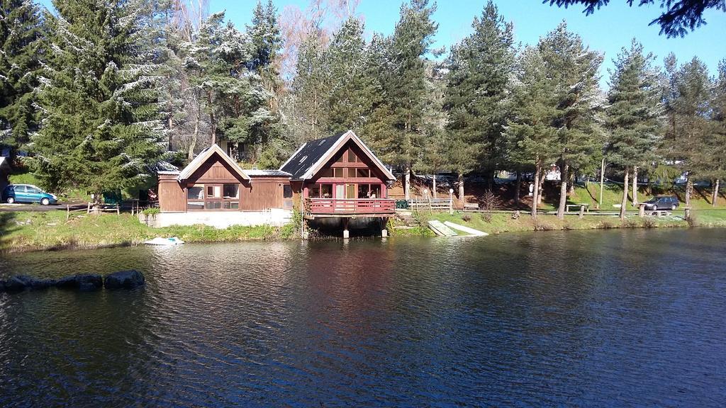Camping De Flechat Hotel Orcival Exterior foto