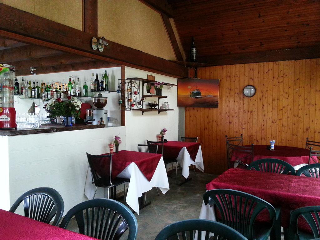 Camping De Flechat Hotel Orcival Exterior foto