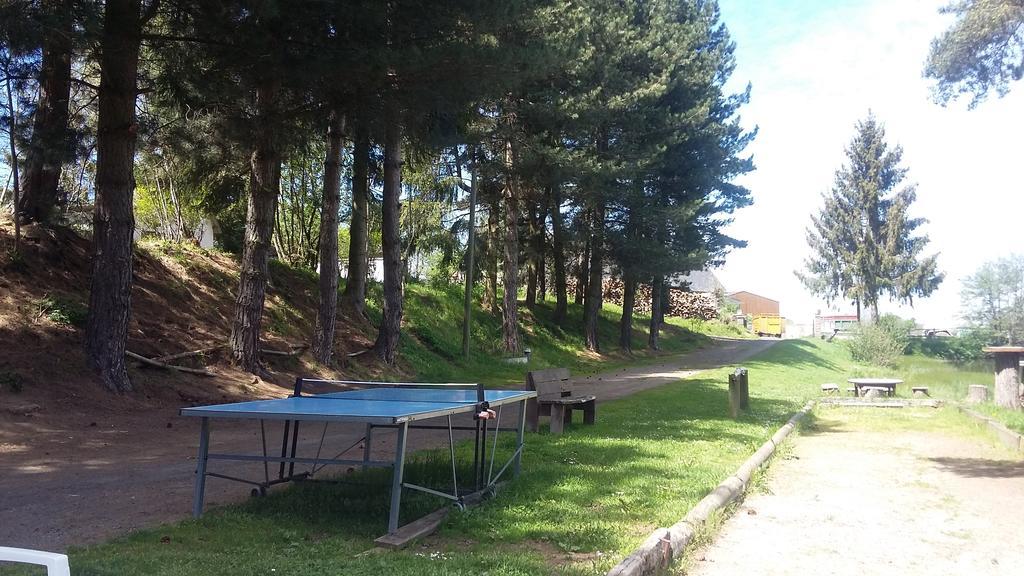 Camping De Flechat Hotel Orcival Exterior foto