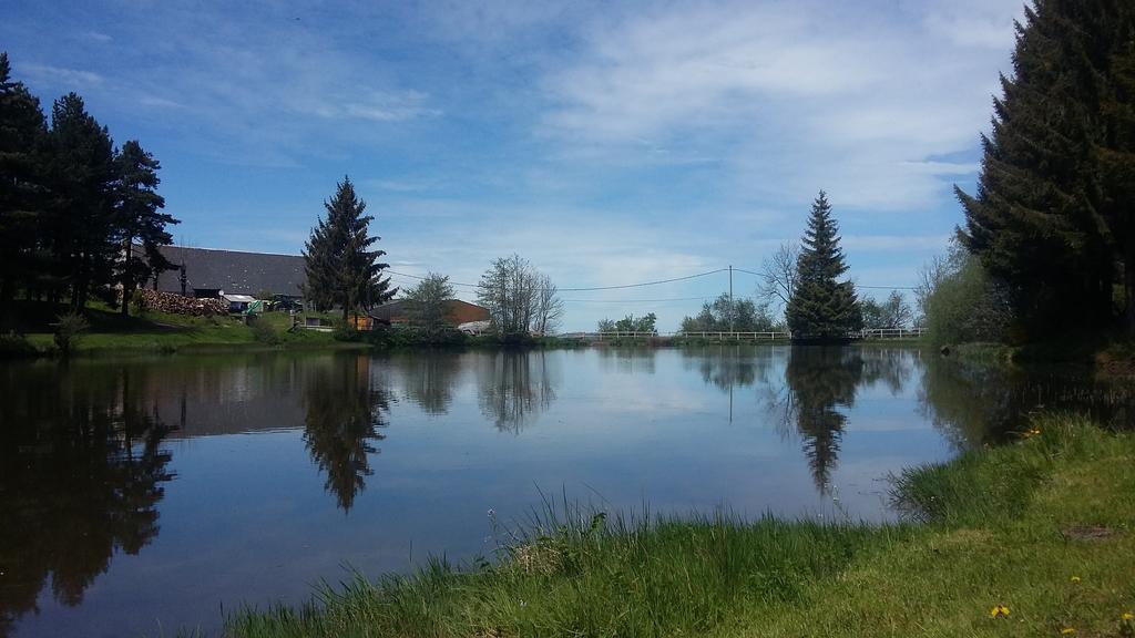 Camping De Flechat Orcival Exterior foto