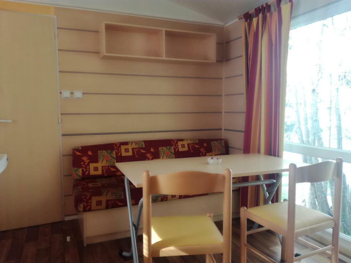 Camping De Flechat Hotel Orcival Exterior foto